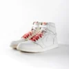 lacets de couleurs dégradés Candy Cane rouge de la marque Sweetlaces sur une paire de Nike Air Jordan 1 High