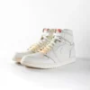 lacets de couleurs dégradés Ice Cream beige de la marque Sweetlaces sur une paire de Nike Air Jordan 1 High