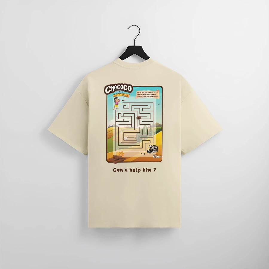 Camiseta icónica de Sweetlaces con el juego Chococo Labyrinth impreso en ella